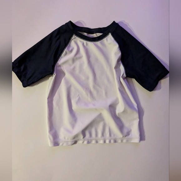 5T Boys Swim Bundle - 3 bathing suits + 1 rash guard - Picture 8 of 9